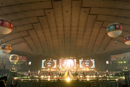 画像ギャラリー No.011のサムネイル画像 / 刀剣男士,東京ドームで華やかに舞う――「ミュージカル『刀剣乱舞』 目出度歌誉花舞 十周年祝賀祭」29日公演レポート