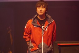 йe-Sports5뤹٤Ƥ췳ξˡRed Bull 5Gץݡ