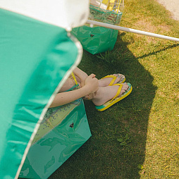 画像ギャラリー No.002のサムネイル画像 / 「MOTHER2」サマーズのビーチサンダル&バッグやアイストレーなど,夏のグッズが7月17日に発売