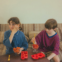 画像ギャラリー No.003のサムネイル画像 / 「MOTHER2」サマーズのビーチサンダル&バッグやアイストレーなど,夏のグッズが7月17日に発売