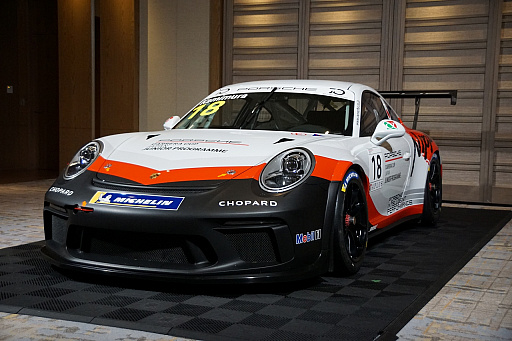 ݥ륷 ѥ󤬡2019ǯˡ֥ġꥹSPORTפǤΥ᡼e졼Porsche E-Racing JapanɤγŤȯɽ