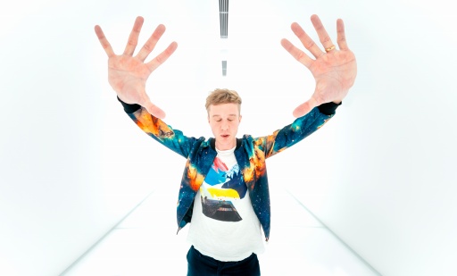 ���������꡼ No.002�Υ���ͥ������ / ��DEATH STRANDING�ץ��꡼����θ������ڥĥ��������ŷ��ꡣ��1���ȯ��6��ǯ�Ȥʤ�2025ǯ11��8���˳��뤷��4��Φ12�������