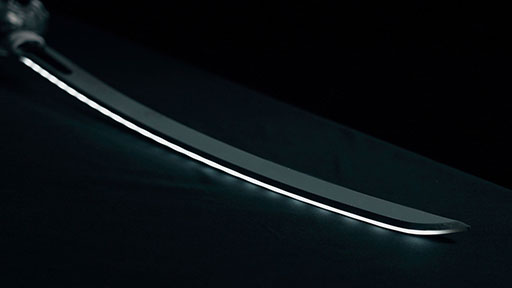 画像ギャラリー No.006のサムネイル画像 / 「NieR:Automata」に登場する武器「白の契約」が1/1スケールのスマート・トイに。予約受付は6月6日にスタート