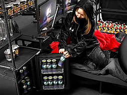 画像ギャラリー No.002のサムネイル画像 / 布団やこたつから出ずにゲームをしたい。そんな願いを「Bauhutte」を使ってかなえる,「あったかゲーミング要塞化レイアウト」を公開