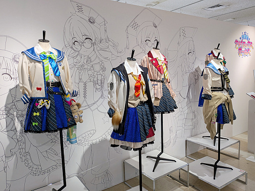 画像ギャラリー No.007のサムネイル画像 / 「アイドルマスター シャイニーカラーズ」の衣装展が，大丸東京店にて開催中。会期を通して計250着以上のライブ衣装を間近で観賞できる！