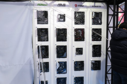 画像ギャラリー No.004のサムネイル画像 / 東京・秋葉原で第8世代Coreプロセッサの発売記念イベントが開催。PUBG初挑戦のインテル社長江田氏が会場を爆笑の渦に