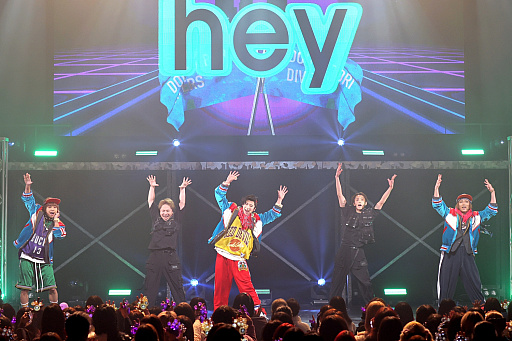 画像ギャラリー No.017のサムネイル画像 / 舞台「ヒプマイ」ライブツアー《Division Jam Tour》vol.2レポート。お馴染みの楽曲と初披露の新曲でライブハウスを熱狂の渦へ