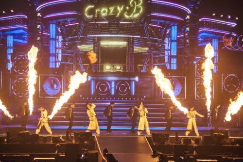 画像ギャラリー No.004のサムネイル画像 / フルキャスト出演！　色彩が弾けるような花々が咲き誇る最高に輝く3日間。「スタフォニ」4th 全公演レポート