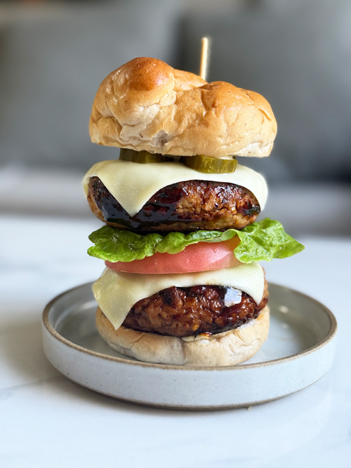 画像ギャラリー No.009のサムネイル画像 / 「マリオカートワールド」,ウシも食べている「ハンバーガー」を作る。俺のコラボカフェ:Menu 078