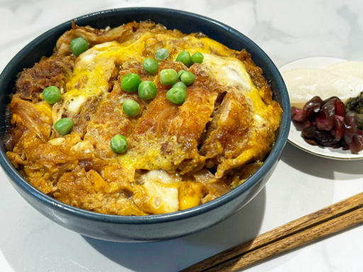 画像ギャラリー No.009のサムネイル画像 / 「文豪とアルケミスト」，永井荷風が愛したカツ丼を再現。俺のコラボカフェ：Menu 086