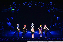 画像ギャラリー No.015のサムネイル画像 / 「プロジェクトセカイ」5周年を記念した3DCGライブをレポート。初音ミクや巡音ルカ，作中に登場する音楽ユニットのメンバーが等身大の姿で歌う！