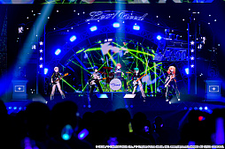 画像ギャラリー No.020のサムネイル画像 / 「プロジェクトセカイ」5周年を記念した3DCGライブをレポート。初音ミクや巡音ルカ，作中に登場する音楽ユニットのメンバーが等身大の姿で歌う！