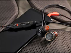 ǹ3200ߤJBLޡեJBL Quantum 50פȯ