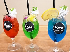 2周年を迎えた「百英雄伝」がコラボカフェを実施。12名の描き下ろしイラストが飾られている店内の様子をレポート