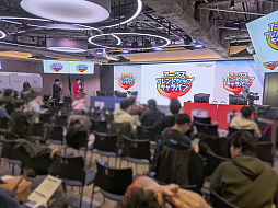 画像ギャラリー No.002のサムネイル画像 / 「NGS」オフイベ「アークスフレンドシップキャラバン 東京会場」レポート。エキシビションには声優の会 一太郎さんや西尾夕香さんらが出場