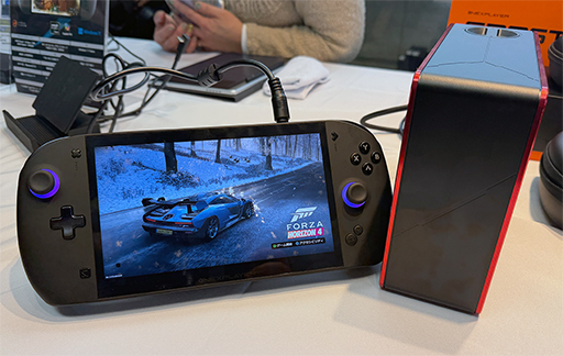 画像ギャラリー No.006のサムネイル画像 / 外付け液冷ユニットで性能を絞り出せる携帯型ゲームPC「OneXFly APEX」の予約受付がスタート