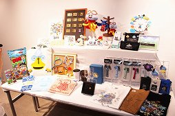 画像ギャラリー No.026のサムネイル画像 / 「ドラゴンクエスト40周年記念展 ドラゴンクエスト the DIVE」内覧会レポート。案内役のホミータと一緒に，ドラクエの世界に飛び込もう