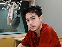「龍が如く8」に出演する成田 凌さんのインタビュー映像が公開に。自身が演じた車椅子の青年「三田村英二」を語る