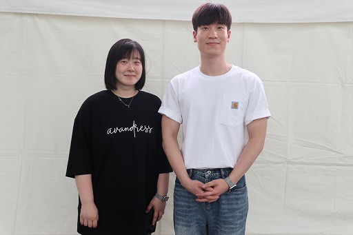 ���������꡼ No.011�Υ���ͥ������ / LE SSERAFIM�ο��ʡ�DIFFERENT�פ��θ��Ǥ��롣�������ޥ����ѡ����꡼�ʤΥ饤�ֲ��ˡ�Rhythm Hive�ץץ쥤�������3���ָ���Ÿ��