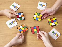 「ルービックバトル カードゲーム」が1月中旬に登場。立体パズルのルービックキューブをモチーフにした対戦型カードゲーム