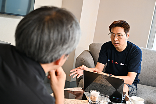 ꡼ No.033Υͥ / Υ󥿥ӥ塼ϥǥСγˤϡȼʲĤʤ³סߥȥåȤΥե󡦥CEO롤ůؤȯۤθ