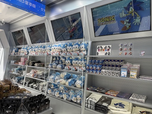 画像ギャラリー No.004のサムネイル画像 / セガ初の公式リアル店舗「SEGA STORE SHANGHAI」,中国・上海でオープン。トランスメディアを体現する旗艦店舗1号店