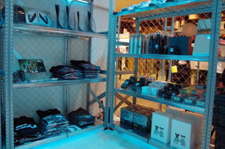 ���������꡼ No.012�Υ���ͥ������ / ��ëPARCO�ΰ�褬��DEATH STRANDING 2�פΥ��ꥸ�ʥ뾦�ʤ䥳��ܥ��å������ޤ롣��DEATH STRANDING 2 JAPAN POPUP TOUR�פ��ݡ���