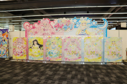 画像ギャラリー No.011のサムネイル画像 / 2m超の特大ムギちゃんやステージイベントで大盛り上がり! 「アイプリワールド2025」をレポート