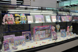 画像ギャラリー No.025のサムネイル画像 / 2m超の特大ムギちゃんやステージイベントで大盛り上がり! 「アイプリワールド2025」をレポート