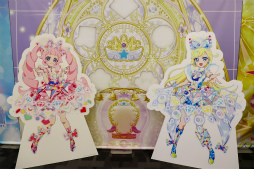 画像ギャラリー No.034のサムネイル画像 / 2m超の特大ムギちゃんやステージイベントで大盛り上がり! 「アイプリワールド2025」をレポート