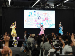 画像ギャラリー No.039のサムネイル画像 / 2m超の特大ムギちゃんやステージイベントで大盛り上がり! 「アイプリワールド2025」をレポート