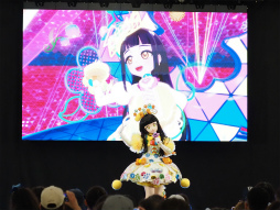 画像ギャラリー No.044のサムネイル画像 / 2m超の特大ムギちゃんやステージイベントで大盛り上がり! 「アイプリワールド2025」をレポート