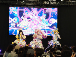 画像ギャラリー No.045のサムネイル画像 / 2m超の特大ムギちゃんやステージイベントで大盛り上がり! 「アイプリワールド2025」をレポート