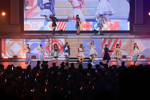 ���������꡼ No.031�Υ���ͥ������ / �饤�ֳ֡رॢ���ɥ�ޥ����� The 1st Period Spotlight Star�ץ�ݡ��ȡ�12�ͤΥ����ɥ뤬���줾��θ����򵱤�����