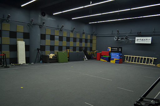 ꡼ No.004Υͥ / Υ󥿥ӥ塼¸ߤʤʤ鼫ʬǺäƤޤҡ塼FragPunkפʻפǺ줿ä