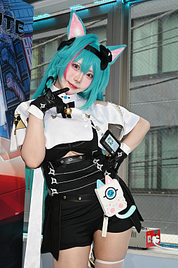 画像ギャラリー No.017のサムネイル画像 / 「NTE」と秋葉原のメイドカフェ「氷と宝石のパティスリー リリアンキュキュ」がコラボ。公式コスプレイヤーも登場した内覧会をレポート