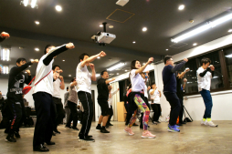 ���������꡼ No.009�Υ���ͥ������ / ��Fit Boxing 3�ץꥢ�륤�٥�Ȥ��ݡ��ȡ�50�ͤΥե��󤿤���3������Υ��󥹥ȥ饯����������θ��䥷�꡼���ƽ��Ԥˤ���å����ڤ����