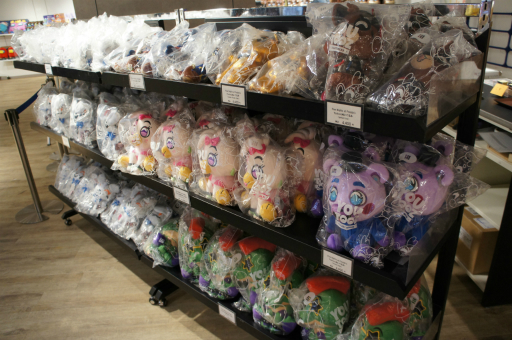 画像ギャラリー No.015のサムネイル画像 / 「Five Nights at Freddy's」のポップアップストアが東京と大阪で開催に。たくさんのグッズと,フレディたちの等身大POPがお出迎え!