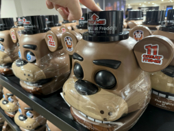 画像ギャラリー No.020のサムネイル画像 / 「Five Nights at Freddy's」のポップアップストアが東京と大阪で開催に。たくさんのグッズと,フレディたちの等身大POPがお出迎え!