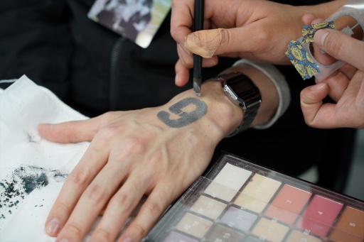 ���������꡼ No.016�Υ���ͥ������ / �桼�ӡ��������եȼ�š�FPS Day X�ײ���ݡ��ȡ���UBIDAY�פΰ����ҤϷ����Ѥ������⥳�ߥ�˥ƥ��򲹤�³���Ƥ���