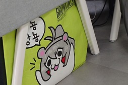 画像ギャラリー No.021のサムネイル画像 / 「トリッカル・もちもちほっペ大作戦」開発元のEPID Gamesを見学に韓国へ。同人グッズやミームに溢れるオタクカンパニー