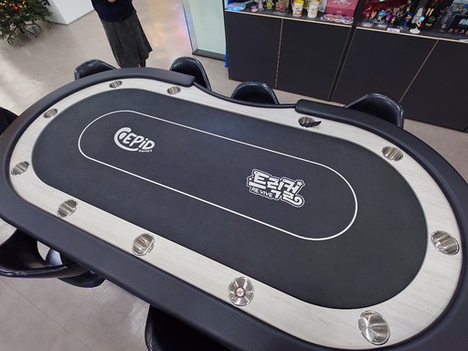 画像ギャラリー No.035のサムネイル画像 / 「トリッカル・もちもちほっペ大作戦」開発元のEPID Gamesを見学に韓国へ。同人グッズやミームに溢れるオタクカンパニー