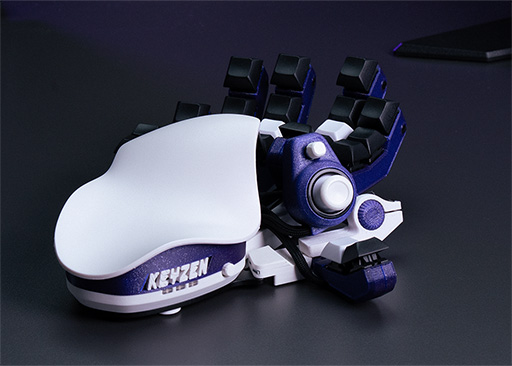 画像ギャラリー No.002のサムネイル画像 / Cherry MX採用でスイッチ周りのデザインを一新した片手用キーパッド「Azeron Keyzen」が登場