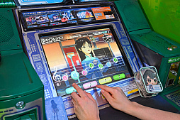 画像ギャラリー No.026のサムネイル画像 / アイマス20周年にアケマス初体験! 初代「THE IDOLM@STER」を学マスPが遊び,時代を越えて“アイ”される,原点を知る