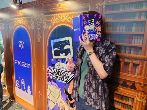 ꡼ No.001Υͥ / Υ󥿥ӥ塼ϥܥåȤ˲ήäƤ֤BatteryNoteפϡΤꤿԥ奢ʹ񿴤ɷ㤵BitSummit