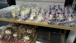 画像ギャラリー No.019のサムネイル画像 / 「風来のシレン6」発売2周年を記念したポップアップショップの模様をレポート。イラストの展示，作中の罠を模したディスプレイなど盛りだくさん