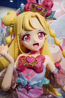 画像ギャラリー No.003のサムネイル画像 / 「おねがいアイプリ」と「アイプリバース」が楽しめる「アイプリバズリウムパーク」，東京・池袋にオープン。アイプリランウェイが最高すぎた