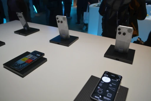 ���������꡼ No.017�Υ���ͥ������ / ��Phone (3a) Community Edition�פ�����Ϫ�ܤ��줿�ݥåץ��åץ��٥�Ȥ��ݡ��ȡ�90ǯ���Ⱦ�Υ����ൡ��פ碌��ǥ�����̥��