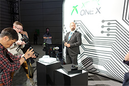 画像集 No.002のサムネイル画像 / ［E3 2017］西川善司の3DGE：Xbox One Xの外観と内部構造を見て分かったこと