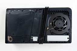 ���������꡼ No.005�Υ���ͥ������ / PlayStation 5 Pro��ȯ�Ԥ�ʬ�򡣳ƥѡ��Ĥ˶Ž̤��줿�ǿ����ѤȤ������ι��פ�PS Blog�Ǹ�����ʬ�򥿥����ץ�������